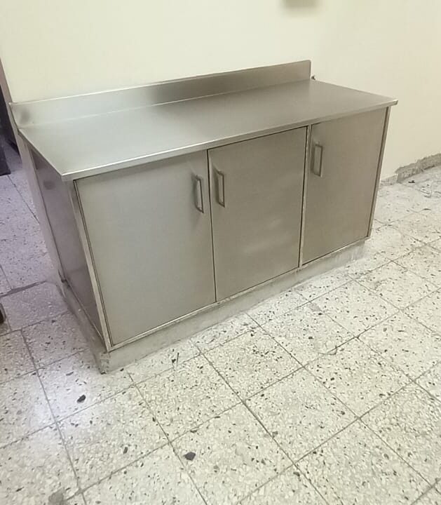 Gabinete de piso en Acero Inoxidable Para Área de Esterilización